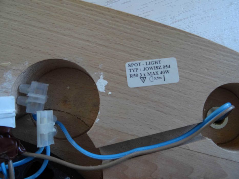 Kinkiet na 3 żarówki regulowany