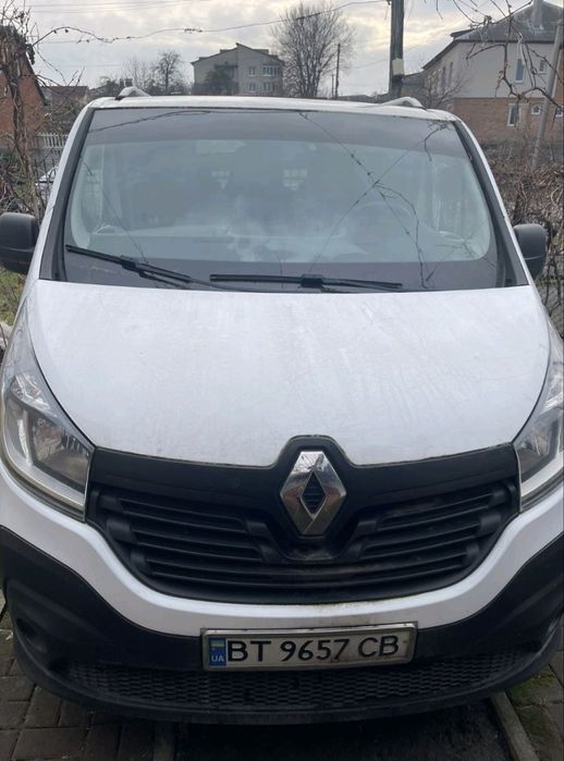 Продаж  Рено трафік довга база 
Надійний і мі