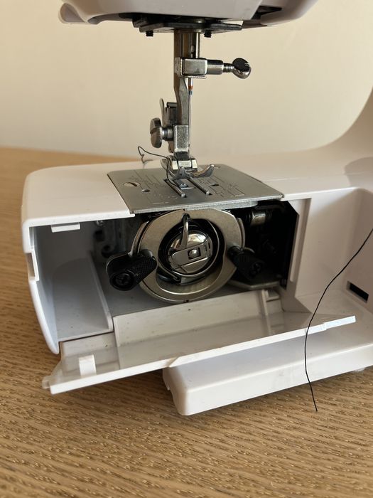 Maquina de Costura JATA Genesis 695 (13 pontos)