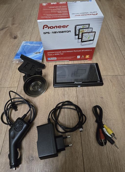 GPS Navigator Pioneer (PI-6802BT)