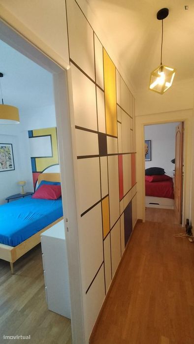 Quarto - localizado em Oeiras Lisbon