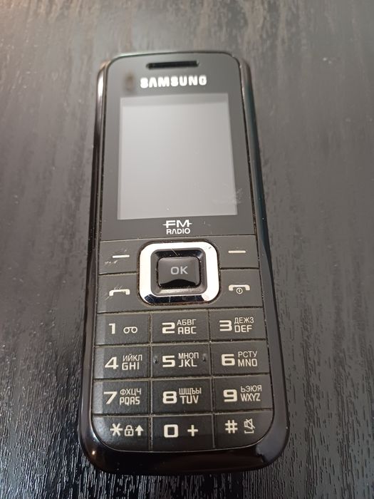 Кнопочный телефон Samsung E2100, требует диагностики