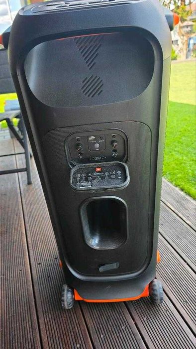 JBL partybox 710