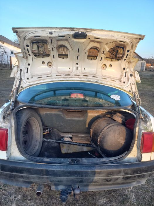 Продам Ауді 80 1989р.  1.8 газ-бензин