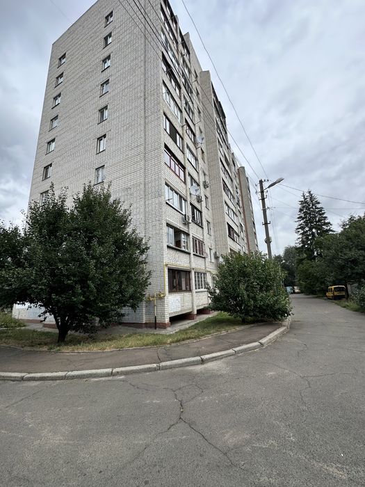 Продається 3-кімнатна квартира по вул. М. Небаби, центр міста