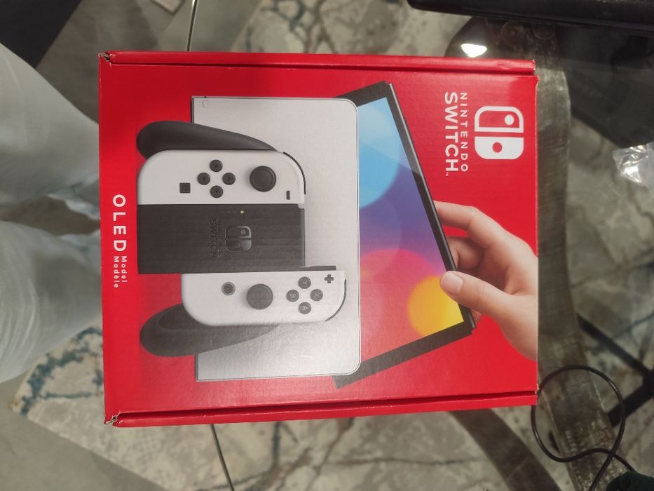 Nintendo Switch OLED Branca + 2 Jogos + Comando Extra + Estojo Bigben