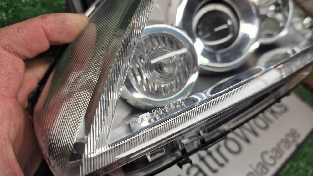 Otica Farol Frente Esquerdo Opel Corsa C X01 Combo C 2000 a 2012 Ref. 20-A424-05-2B NOVO TYC