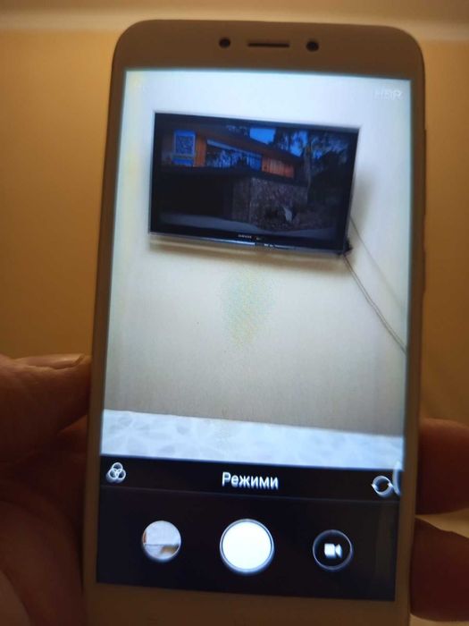 Телефон Xiaomi MDG 6 32GB все працює,є тріщина,не має слота sim карти!