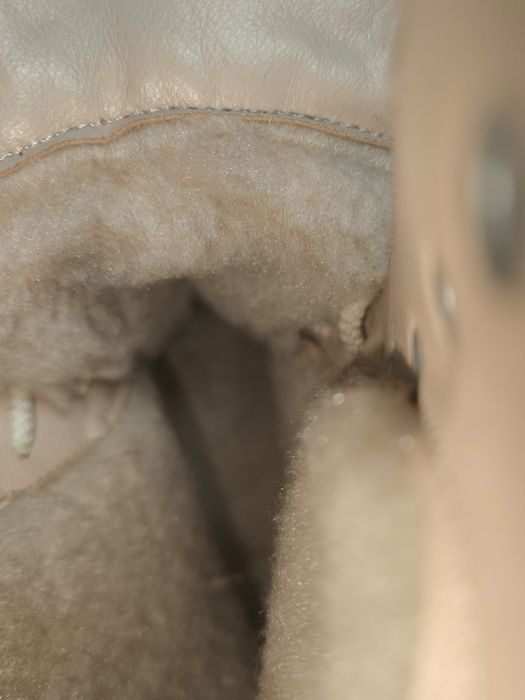 Женские зимние ботинки