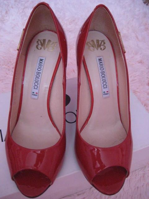 Sprzedam śliczne czerwone szpilki rozmiar 38 Mario Bolucci jak nowe