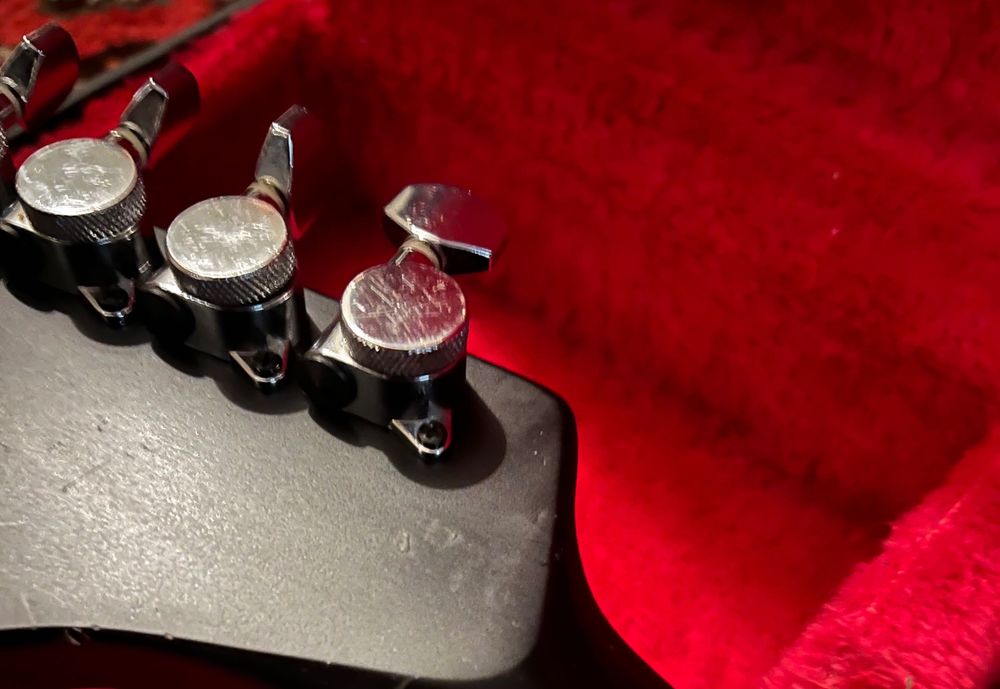 Guitarra Elétrica Stratocaster Custom