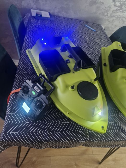 Łódka zanętowa, 2 sztuki