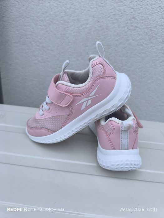 Różowe adidasy Reebok