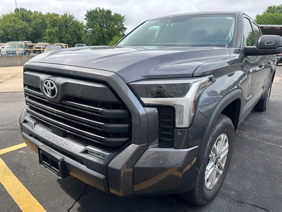 Toyota Tundra      2022