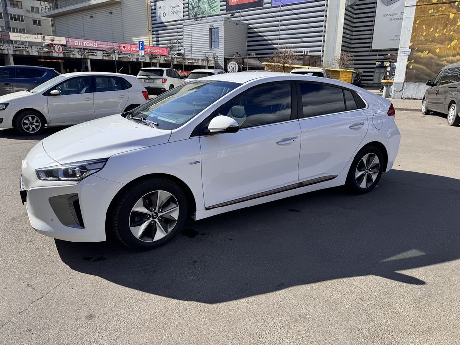 Hyundai Ioniq Офіційна