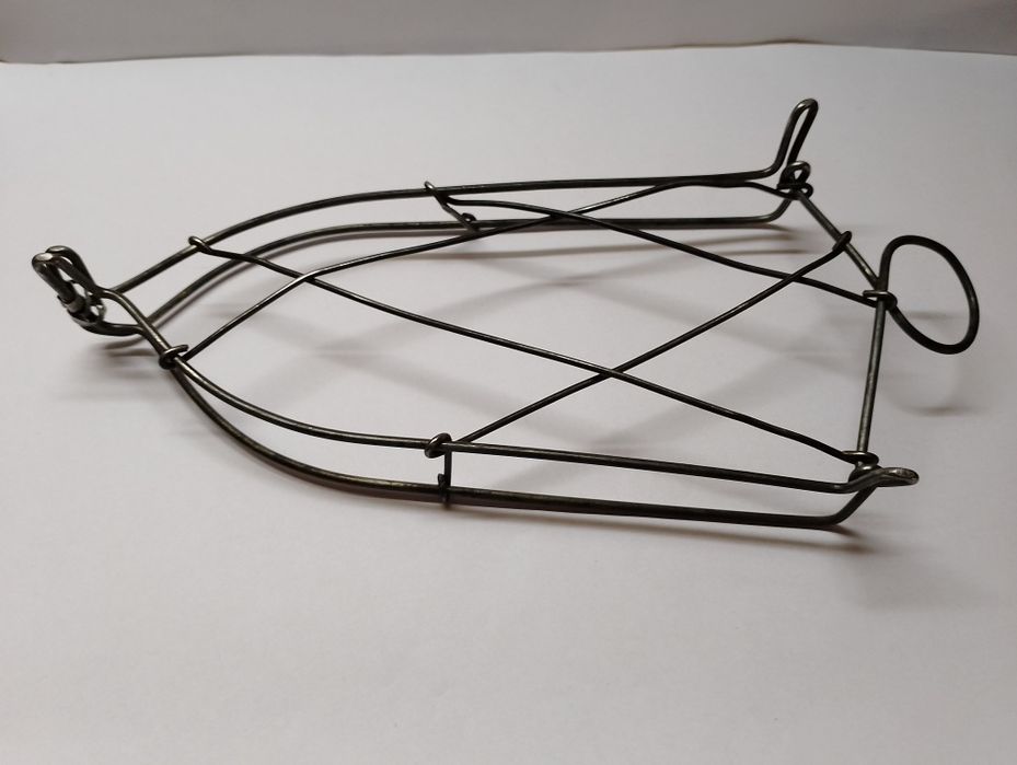 PODSTAWKA pod żelazko z PRL, metalowa, ażurowa, druciana, vintage