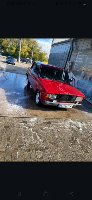 Автомобіль ваз 2107 в нормальному стані