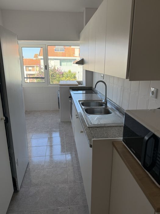 Quarto individual mobilado com despesas incluidas - livre 13Maio