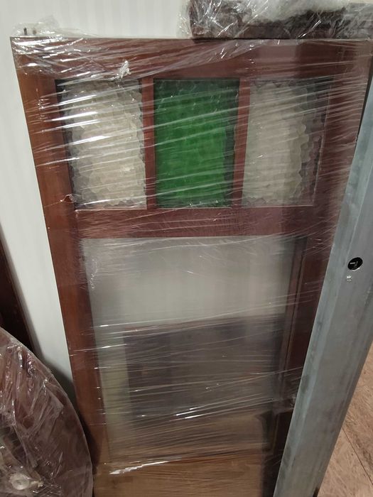 Livreiro portas vidro martelado verde e branco
