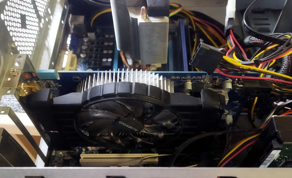 комплект для пк: мать+проц+память+відео карта (AMD, ddr3)