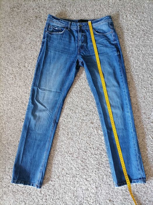 Spodnie jeansy Reserved rozm. 33, Regular Fit