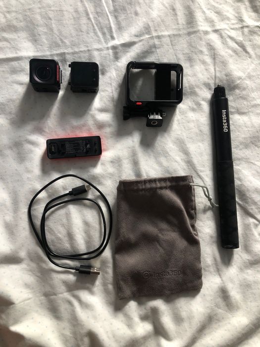 Câmara Insta360 e acessórios (atenção, slot microSD corroído)