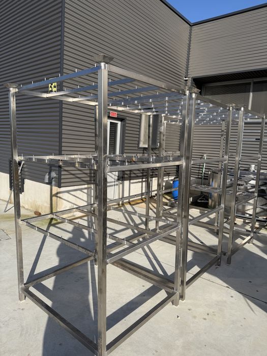 Vendo estantes de inox para curar presuntos ou enchidos