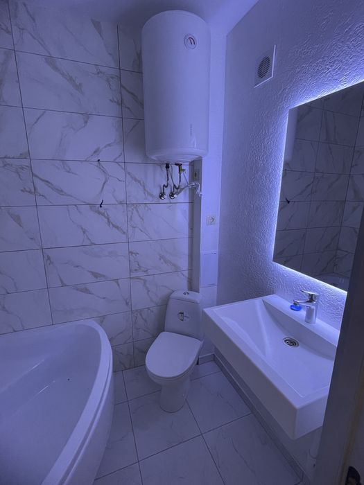 Продам 2-х квартиру, площадь Героев
