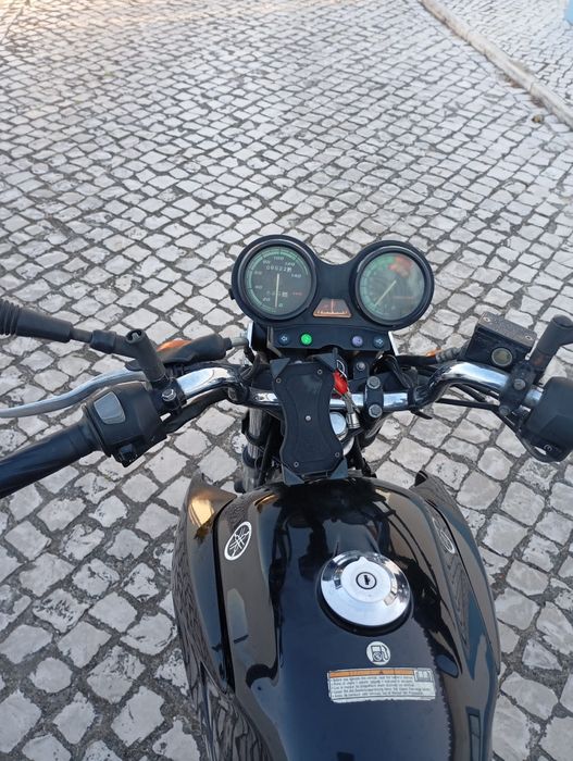 Vendo moto Yamaha usada em bom estado geral