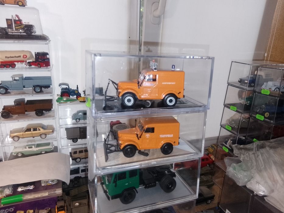 Продам игрушки машинки.