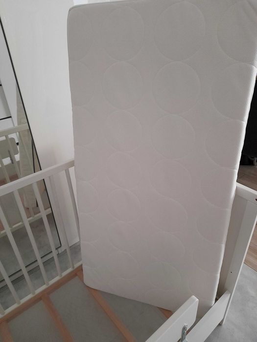 Łóżeczko z materacem Ikea