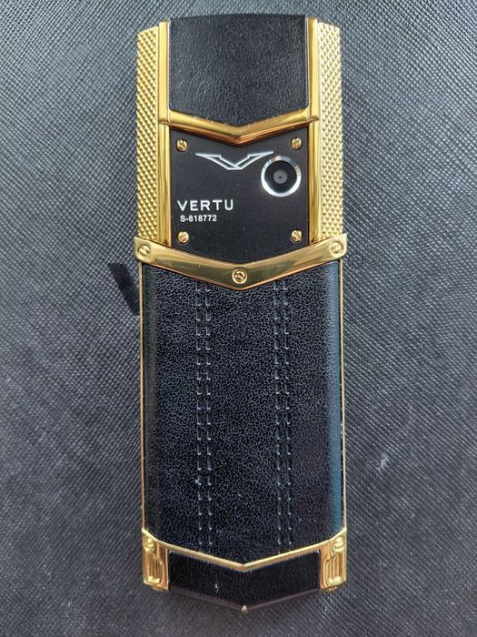 Мобільний телефон VERTU