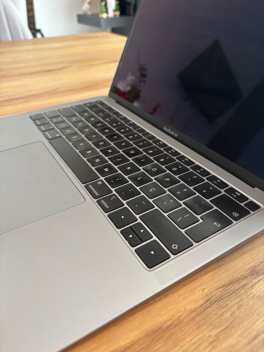 MacBook Air Intel 8GB RAM
