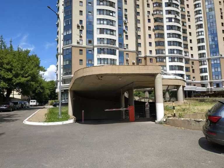 Оренда паркомісця, м. Київ, Дегтярівська, 25а (ЖК Космополітен)