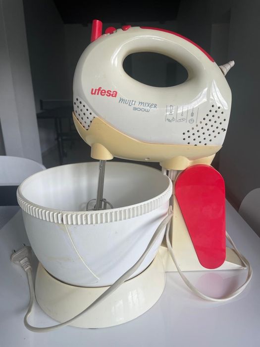 Batedeira ufesa 300w e torradeira