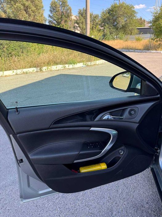Opel Insignia 2011 Sports Tourer 2.0TDI