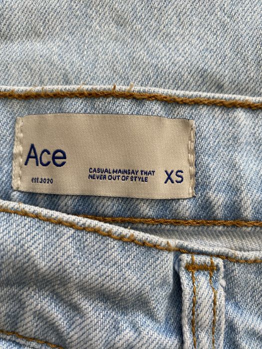 Джинсы Ace xs с разрезами