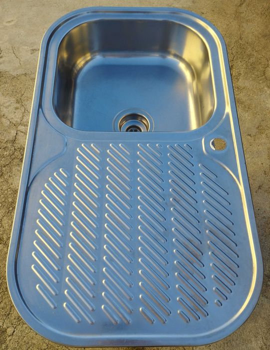 Pia de aço inoxidável embutida com design moderno e prático