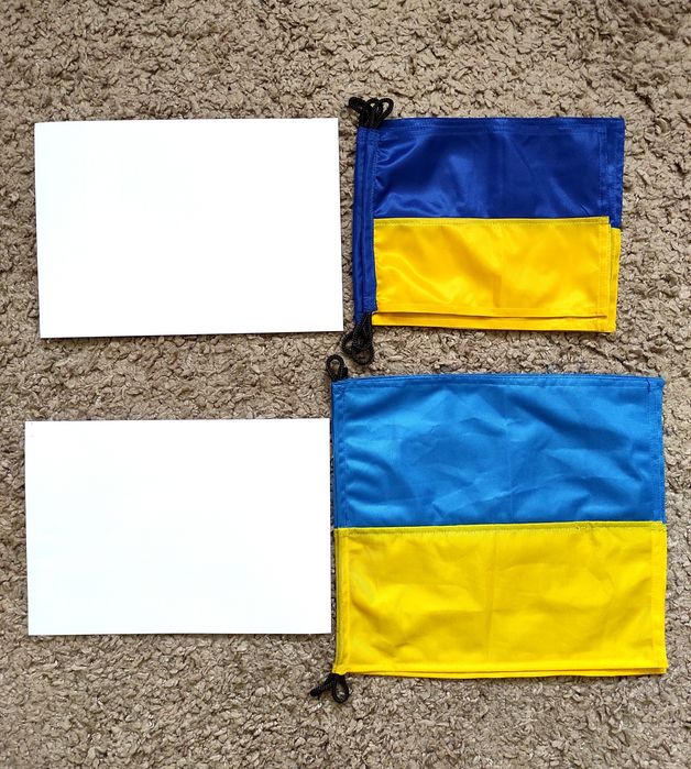 Прапорець України на флагшток