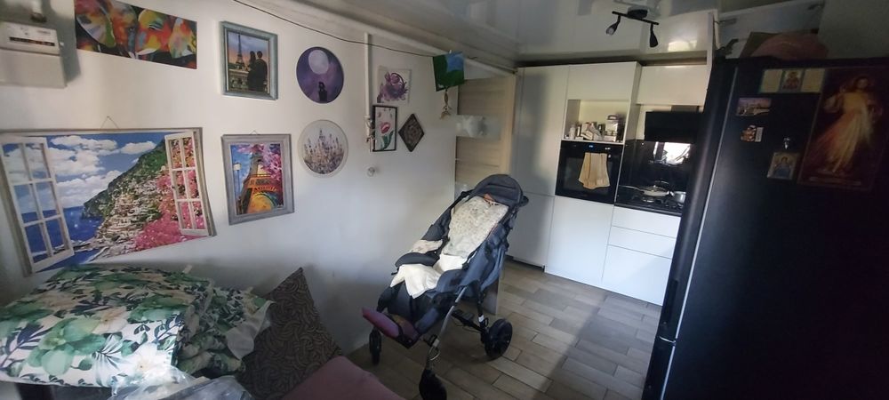 Терміново!!! по вул.  Паризька,  173 кв., юність. 8 сот. ділянка