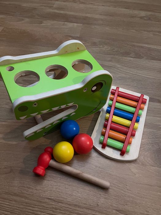 Brinquedos de madeira- criança