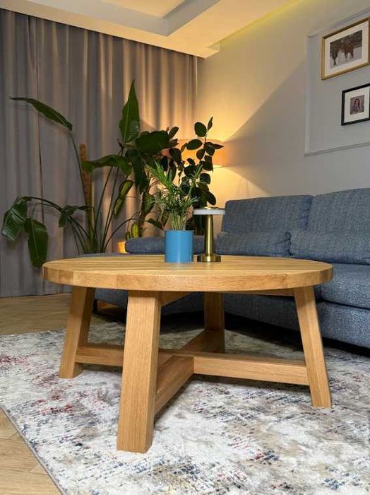 Stolik okrągły z litego drewna – na zamówienie | KOMA Stolarstwo