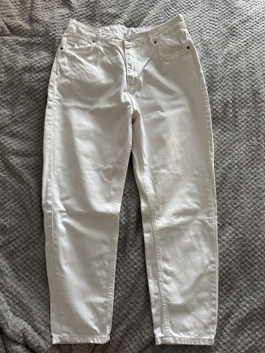 Білі джинси its basic