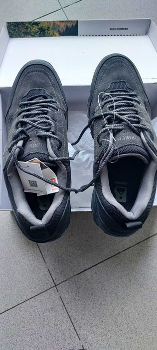 Calçado de montanha ou caminhada muito confortáveis