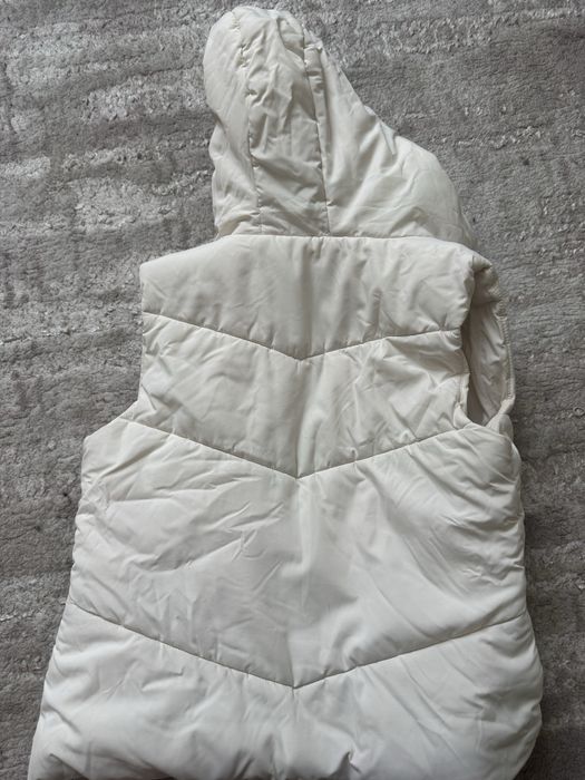 Продам дівчачу жилетку LC Walkiki