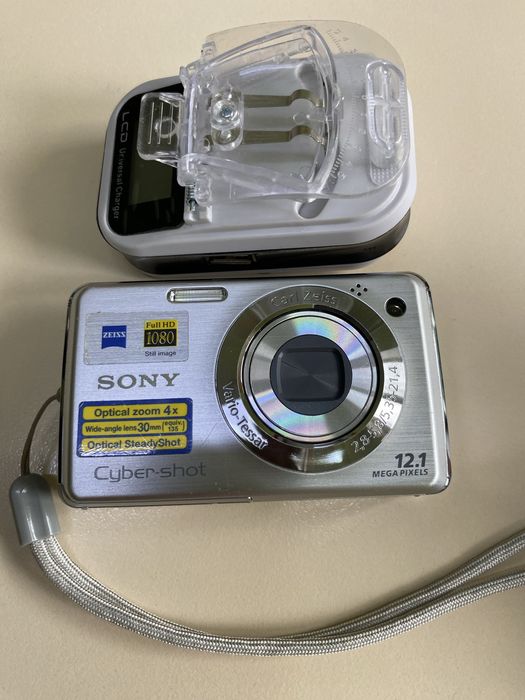 Фотоаппарат Sony Cyber-shot DSC-W220