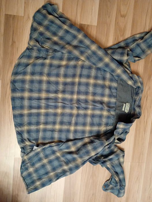 Koszula w kratę tu rozmiar L