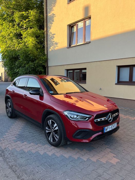 Mercedes-Benz GLA Mercedes-Benz GLA