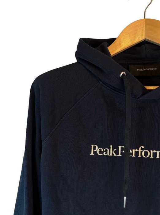 Bluza z kapturem peak performance granatowa z logiem m