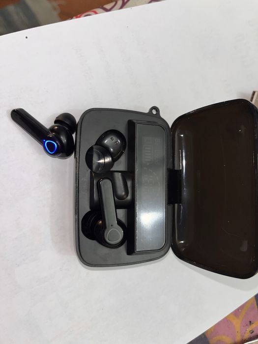 Auriculares In-Ear bluetooth com caixa de carregamento